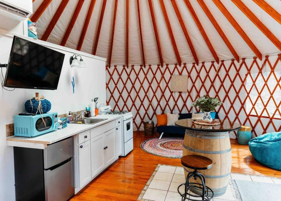 Heated & Ac Yurt Villa Penn Yan Exterior photo
